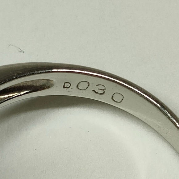 Jewelry Ring   Emerald 2ct Platinum - Picture 4 of 10